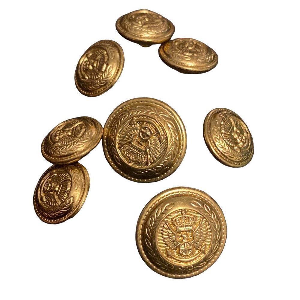 8 Vintage Gold Tone Round Buttons